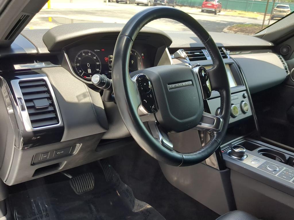 Thumbnail: 2020 Land Rover Discovery - 2