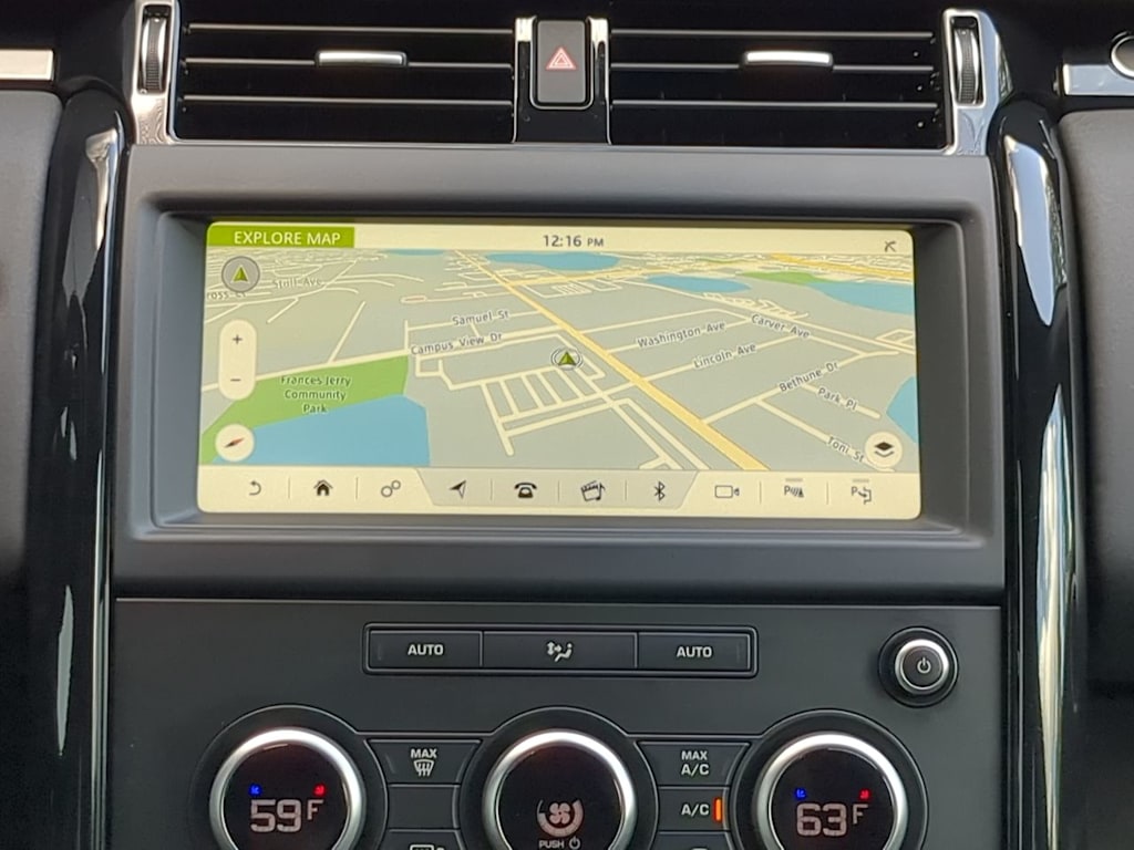 Thumbnail: 2020 Land Rover Discovery - 34