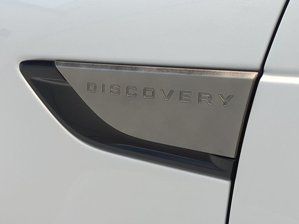 Thumbnail: 2020 Land Rover Discovery - 6
