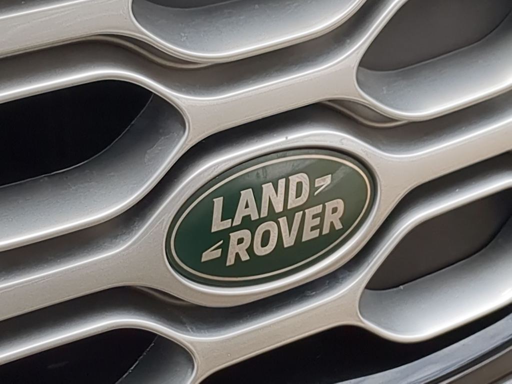 Thumbnail: 2025 Land Rover Discovery - 25
