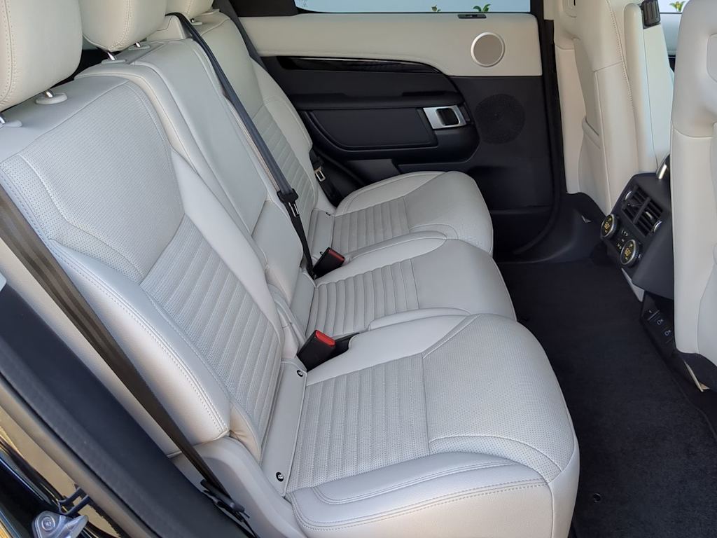 Thumbnail: 2025 Land Rover Discovery - 29