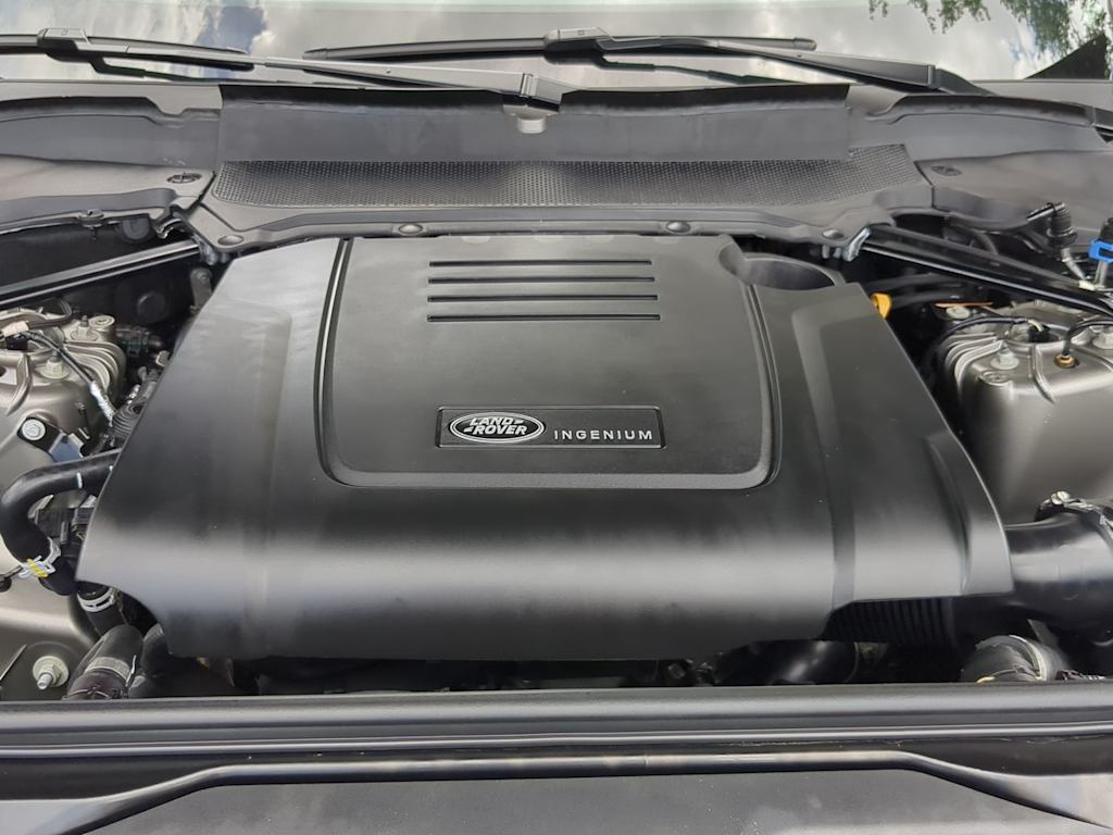 Thumbnail: 2025 Land Rover Discovery - 8
