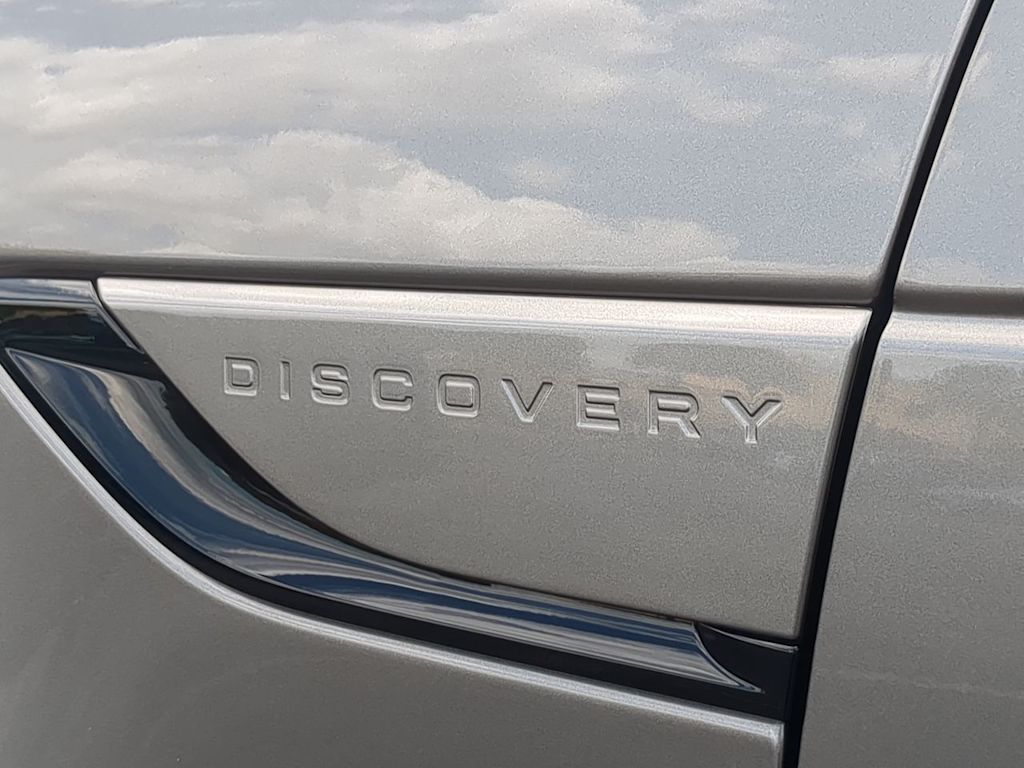 Thumbnail: 2025 Land Rover Discovery - 24