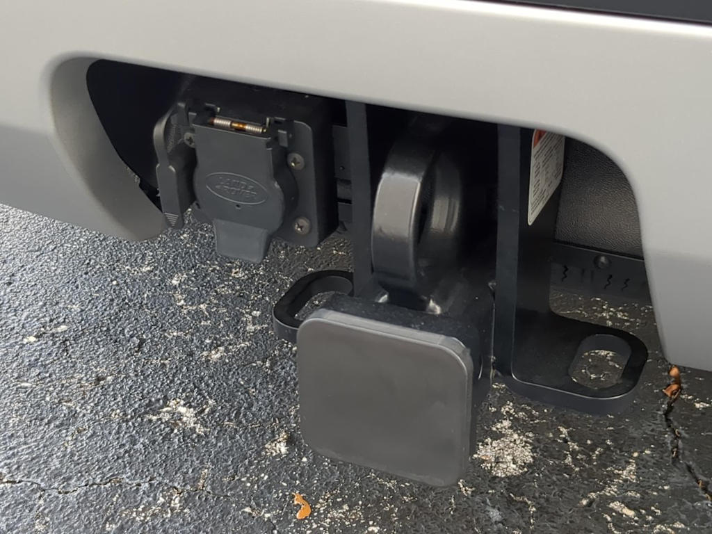 Thumbnail: 2025 Land Rover Discovery - 38