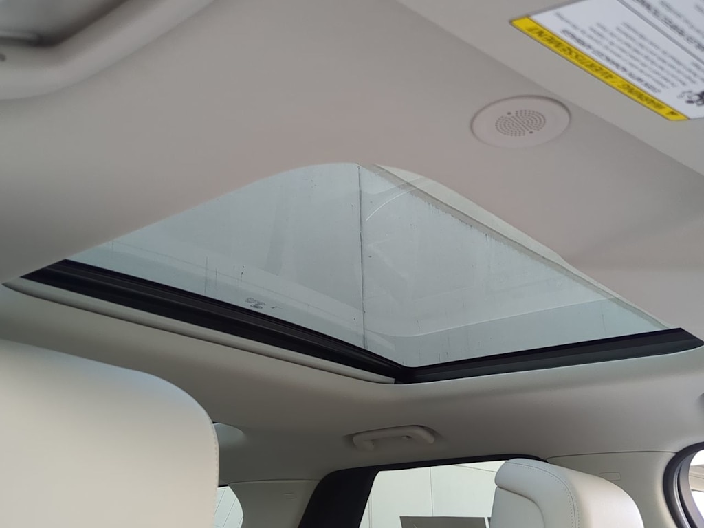 Thumbnail: 2025 Land Rover Discovery - 26