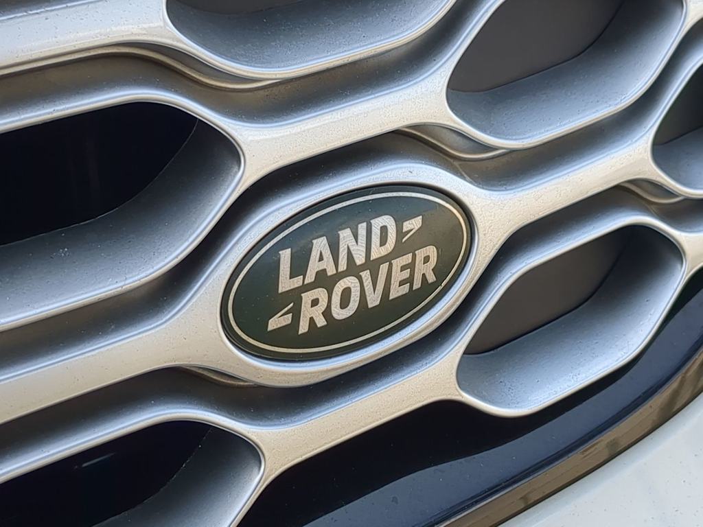 Thumbnail: 2025 Land Rover Discovery - 24