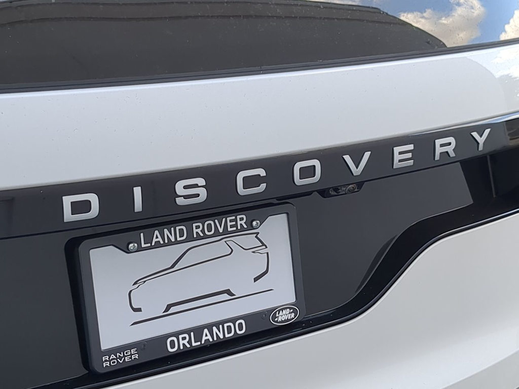 Thumbnail: 2025 Land Rover Discovery - 14