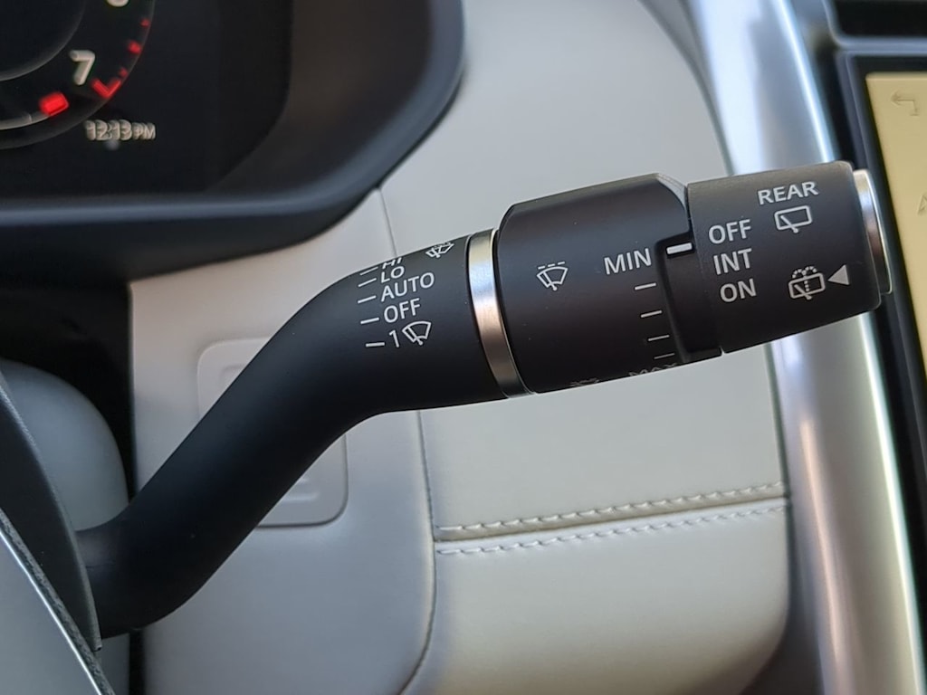 Thumbnail: 2025 Land Rover Discovery - 17