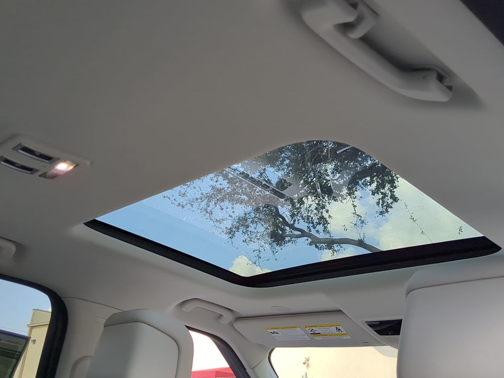 Thumbnail: 2025 Land Rover Discovery - 29