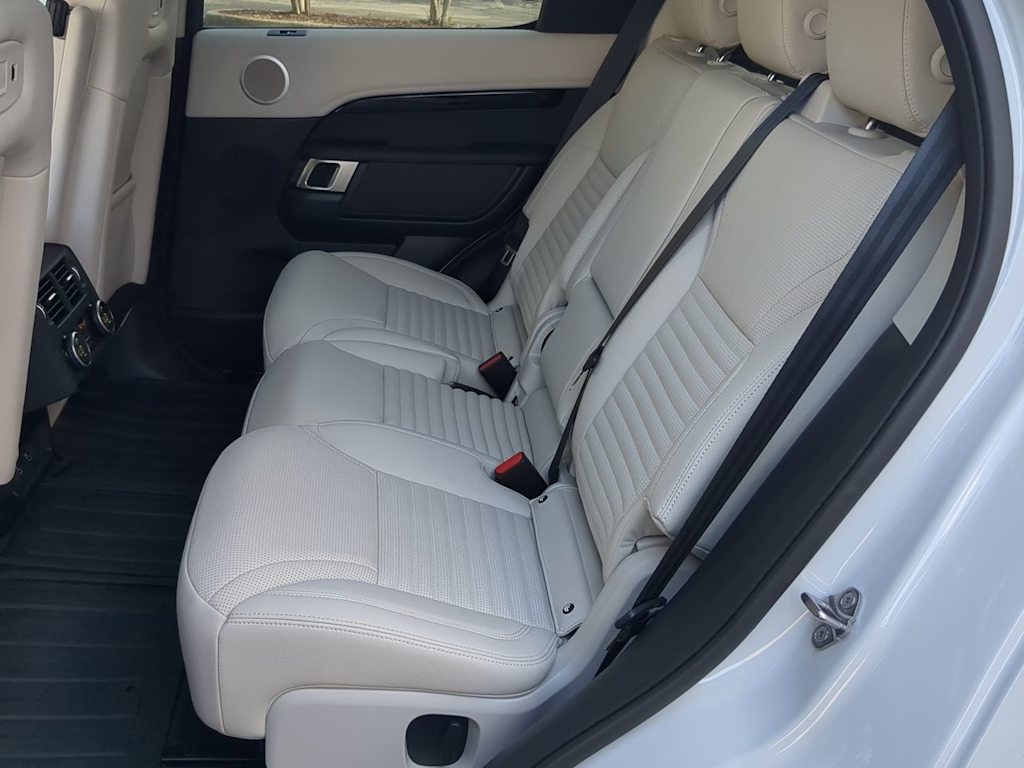 Thumbnail: 2025 Land Rover Discovery - 27