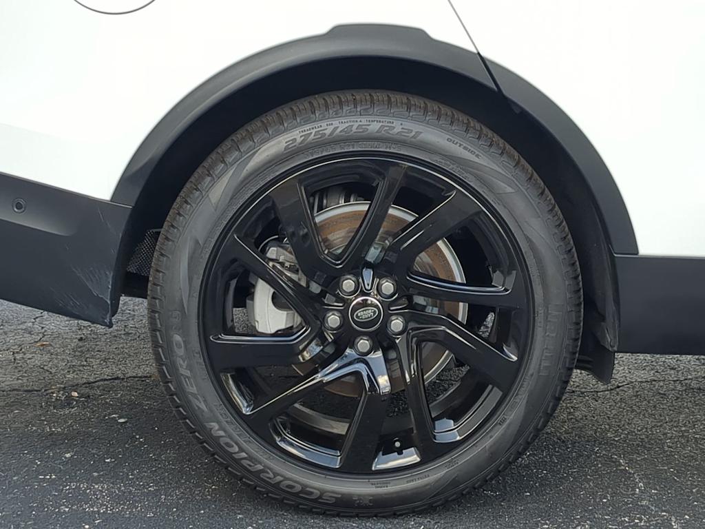 Thumbnail: 2025 Land Rover Discovery - 7