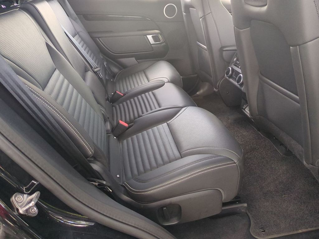 Thumbnail: 2025 Land Rover Discovery - 28