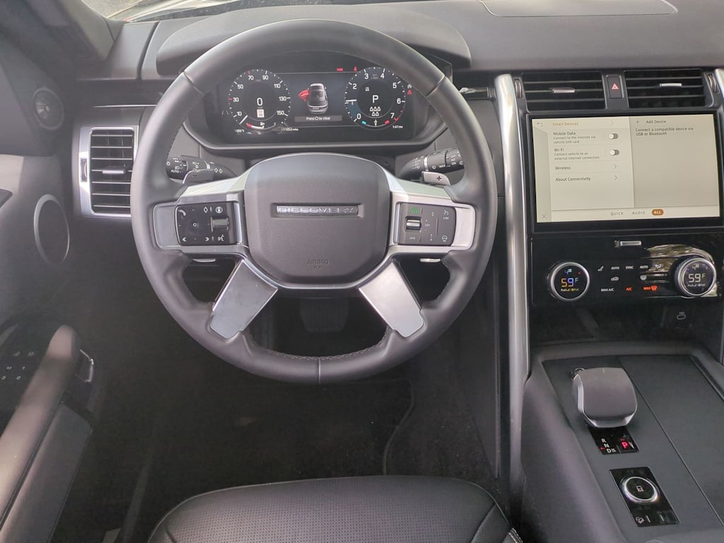 Thumbnail: 2025 Land Rover Discovery - 12