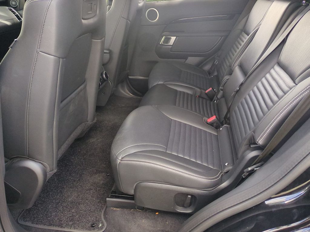 Thumbnail: 2025 Land Rover Discovery - 11