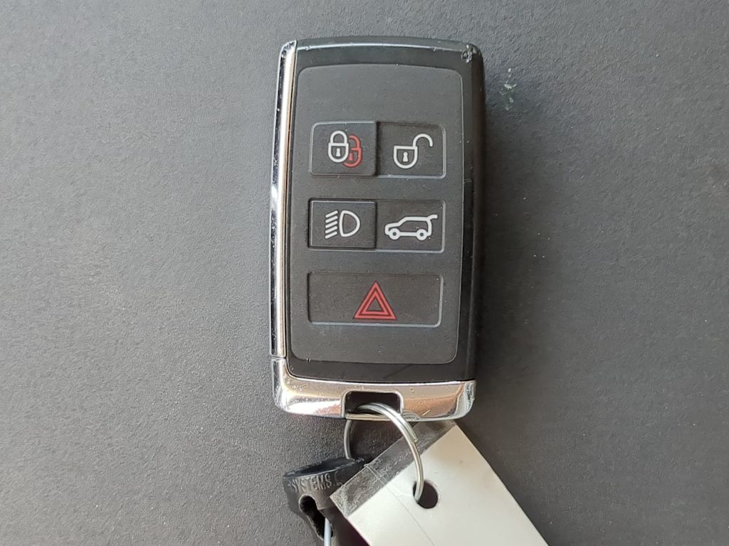 Thumbnail: 2025 Land Rover Discovery - 36