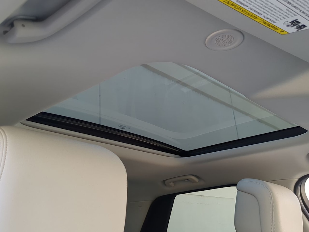 Thumbnail: 2025 Land Rover Discovery - 25