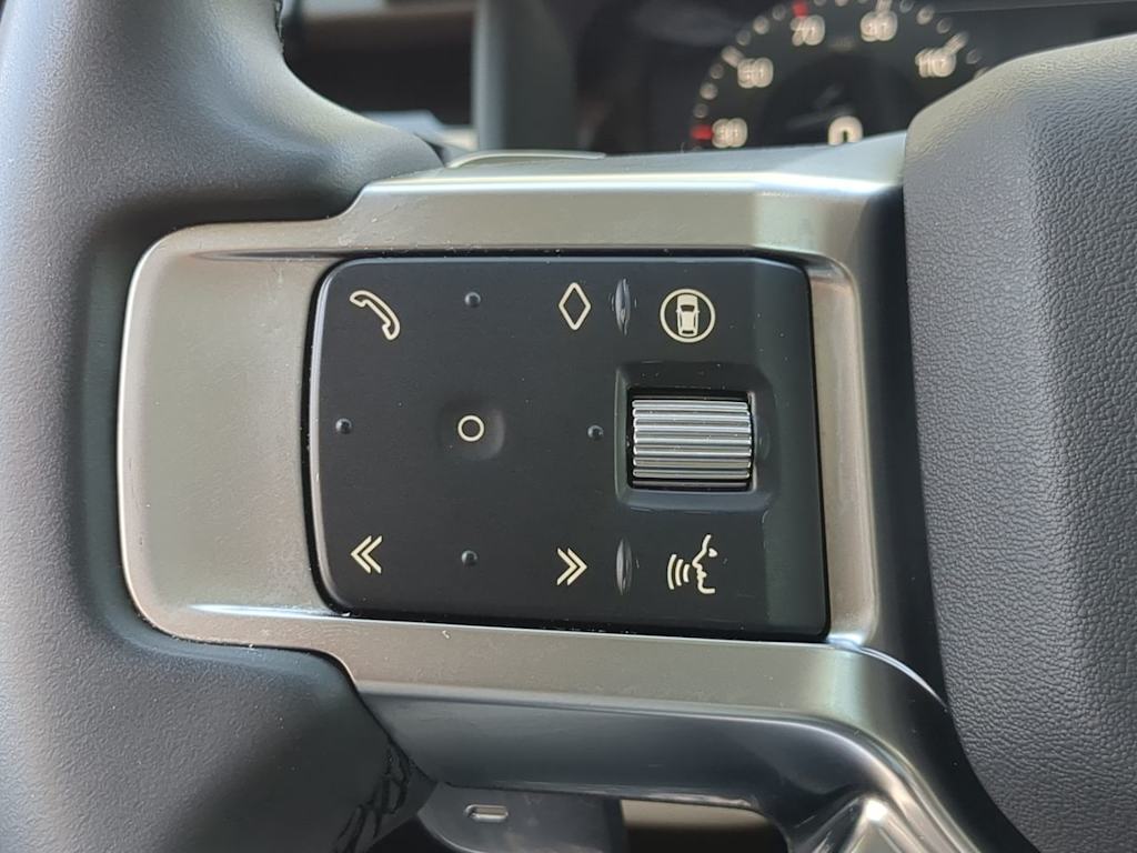 Thumbnail: 2025 Land Rover Discovery - 28