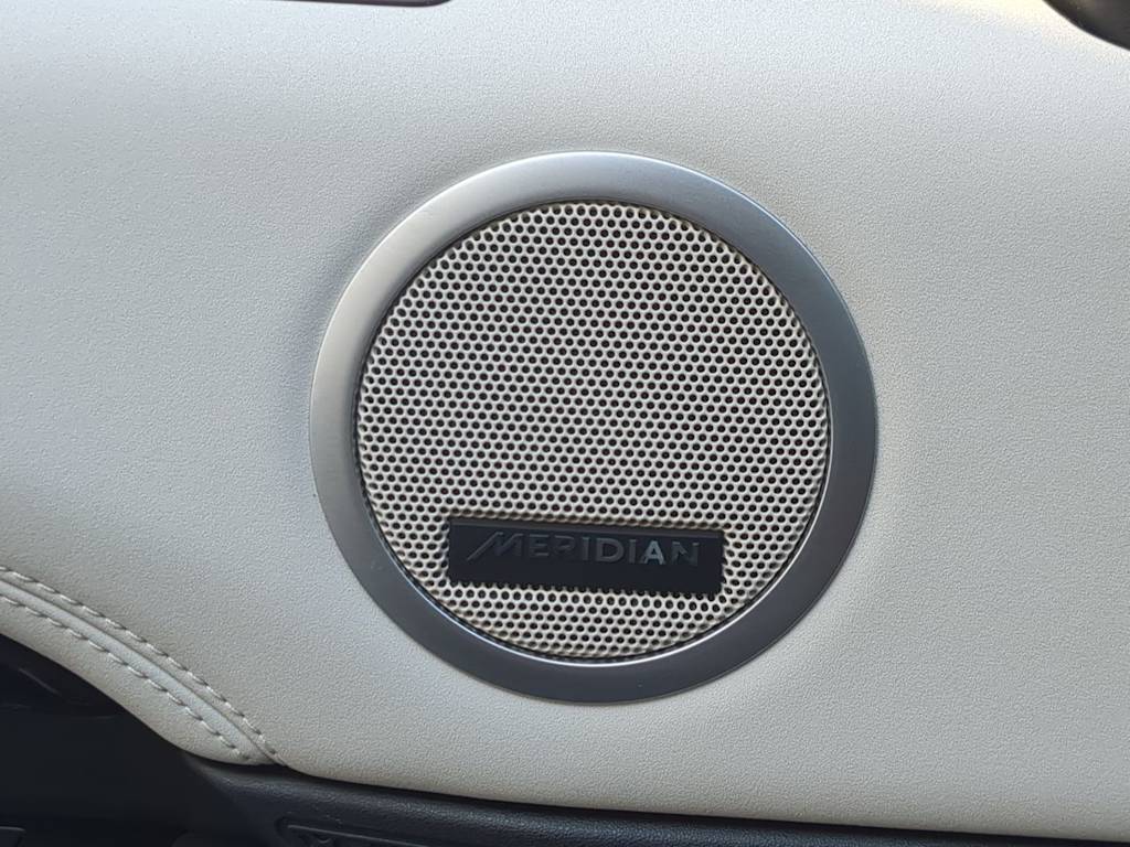 Thumbnail: 2025 Land Rover Discovery - 35