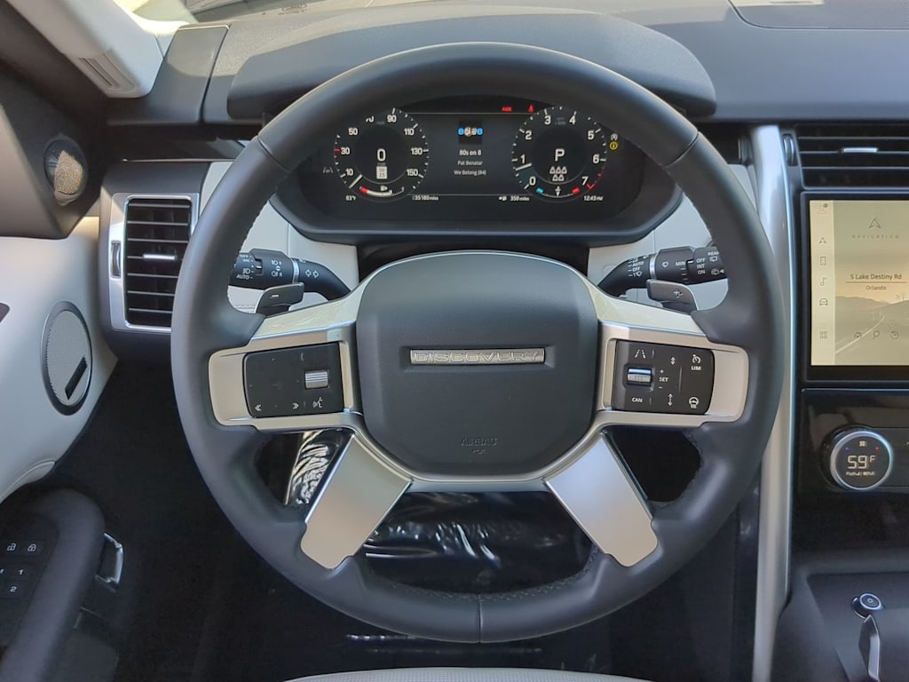Thumbnail: 2025 Land Rover Discovery - 13