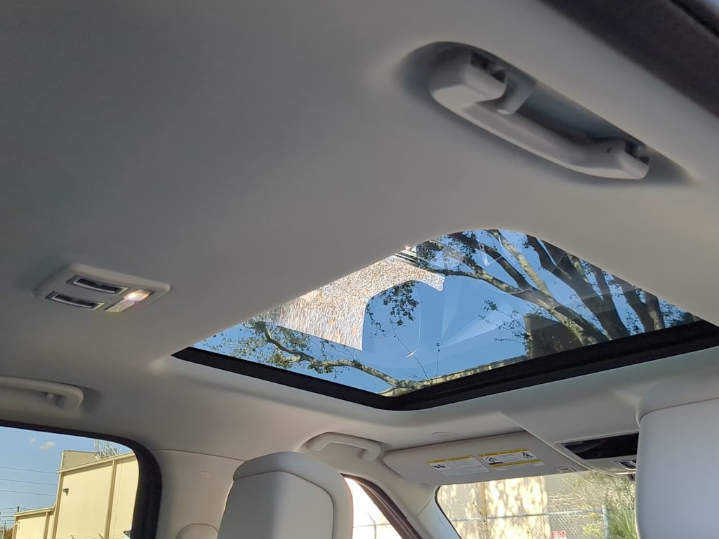 Thumbnail: 2025 Land Rover Discovery - 27