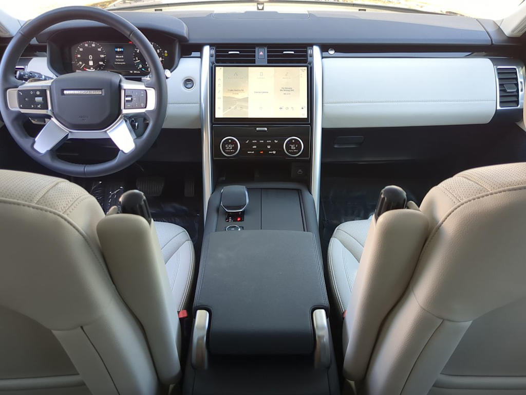 Thumbnail: 2025 Land Rover Discovery - 9