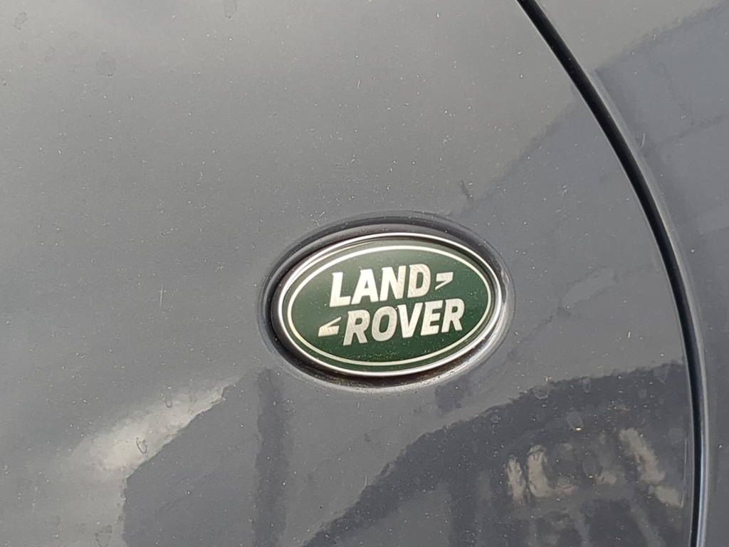 Thumbnail: 2025 Land Rover Discovery - 22