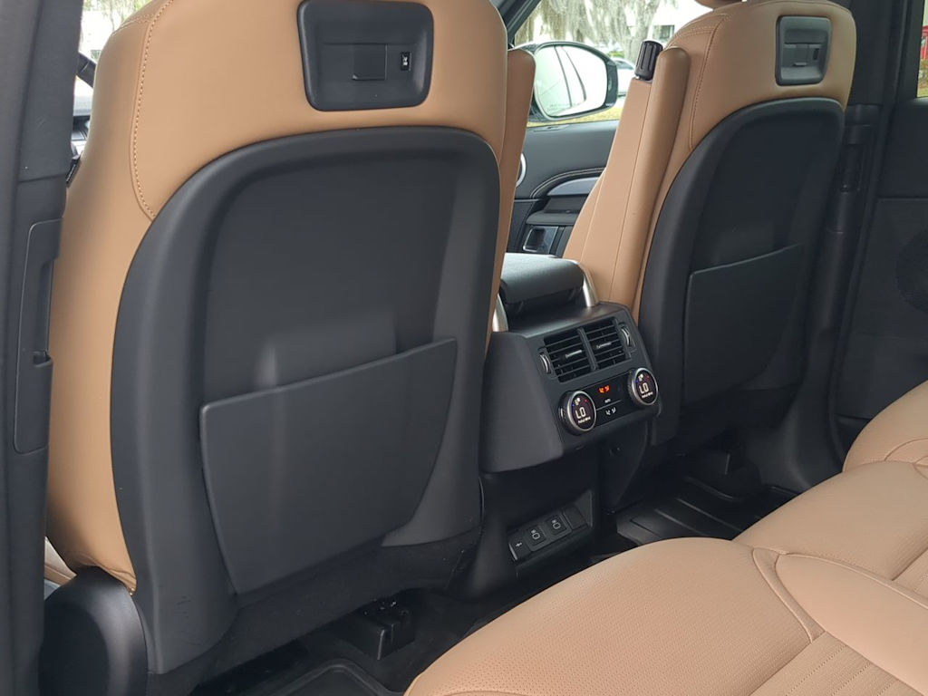 Thumbnail: 2025 Land Rover Discovery - 11