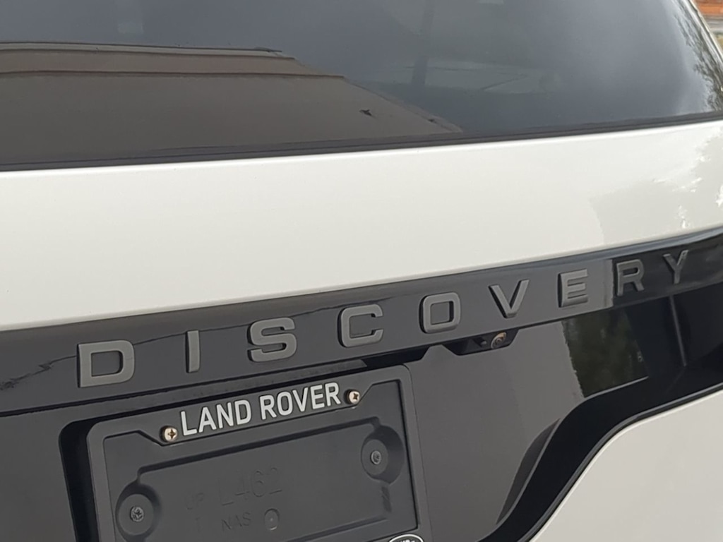 Thumbnail: 2025 Land Rover Discovery - 25
