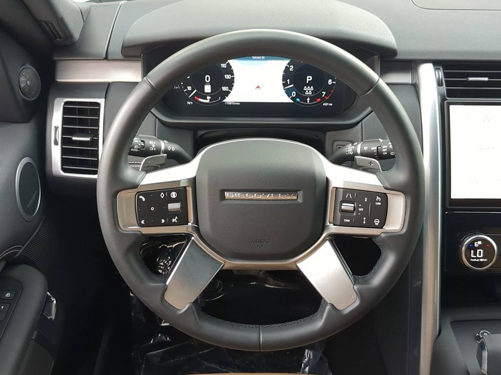 Thumbnail: 2025 Land Rover Discovery - 12