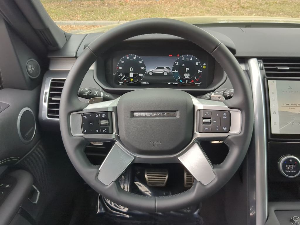 Thumbnail: 2025 Land Rover Discovery - 13