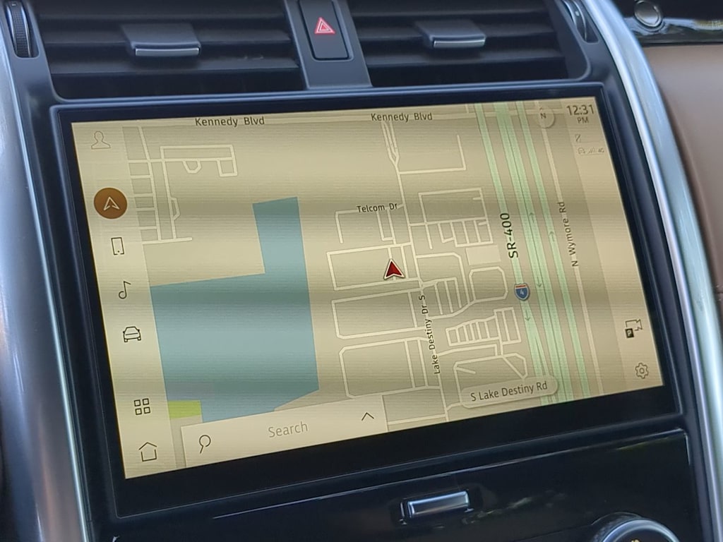 Thumbnail: 2023 Land Rover Discovery - 35