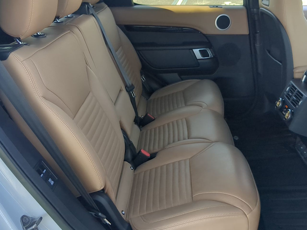 Thumbnail: 2023 Land Rover Discovery - 27