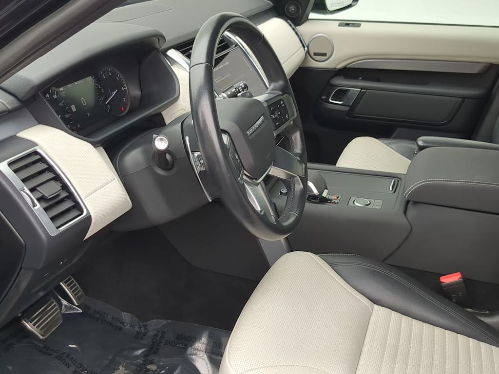 Thumbnail: 2023 Land Rover Discovery - 2