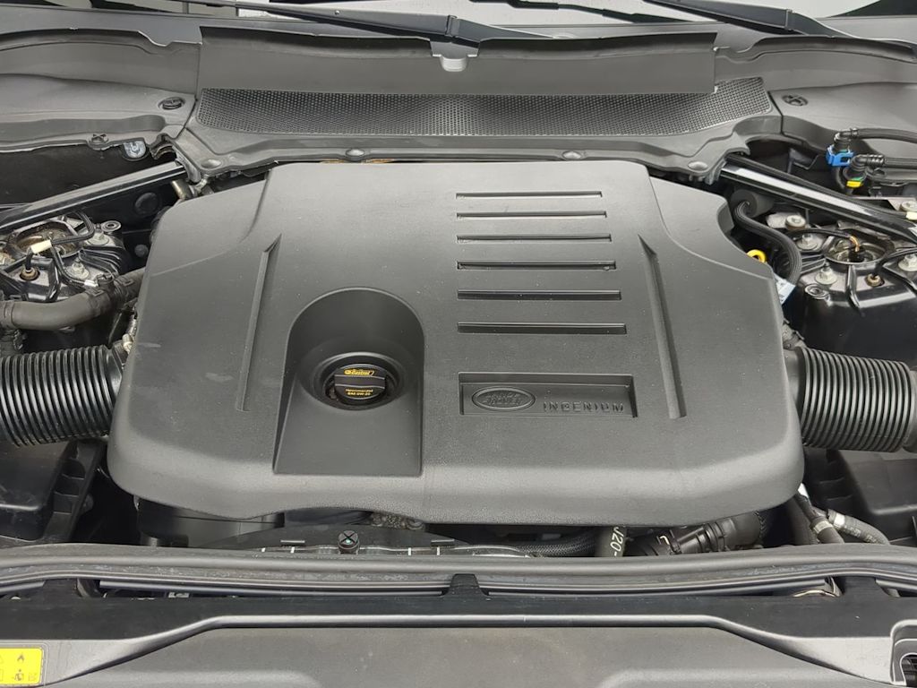 Thumbnail: 2023 Land Rover Discovery - 8