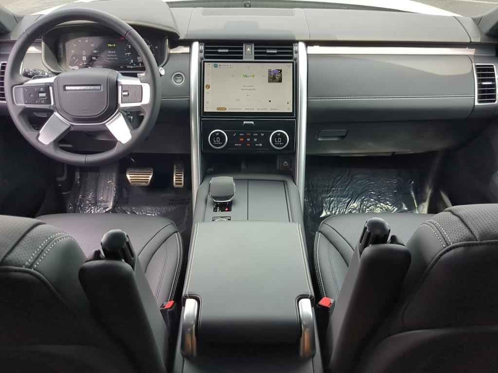 Thumbnail: 2025 Land Rover Discovery - 8