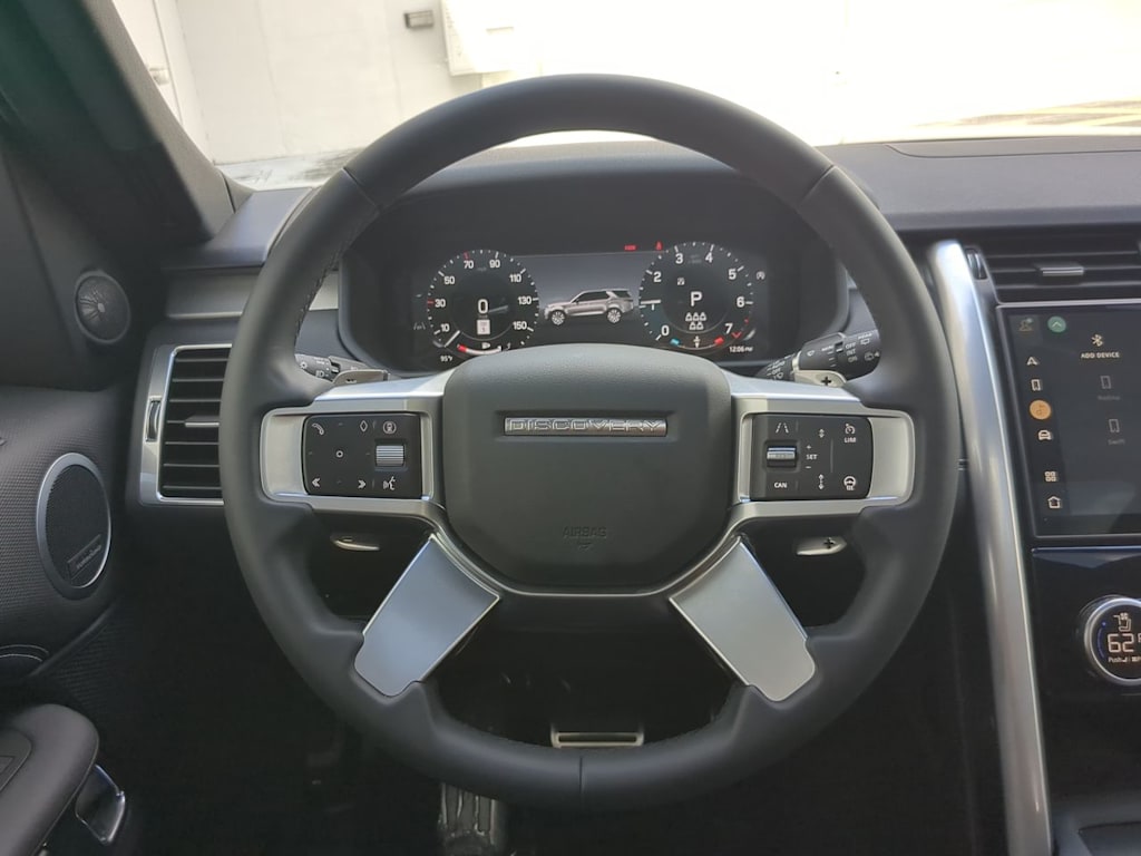 Thumbnail: 2026 Land Rover Discovery - 13