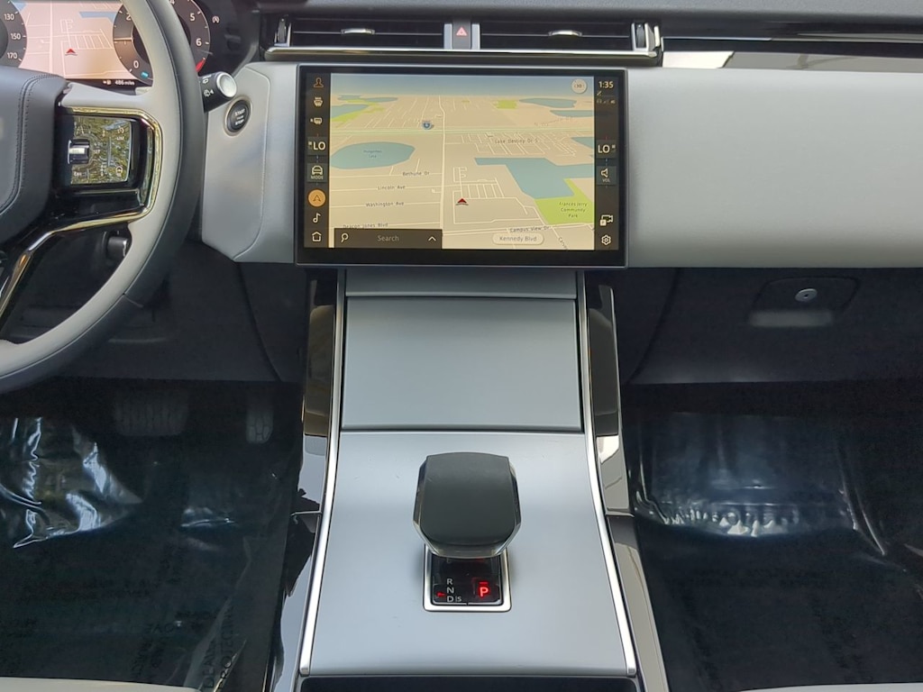 2025 Land Rover Range Rover Velar S 33