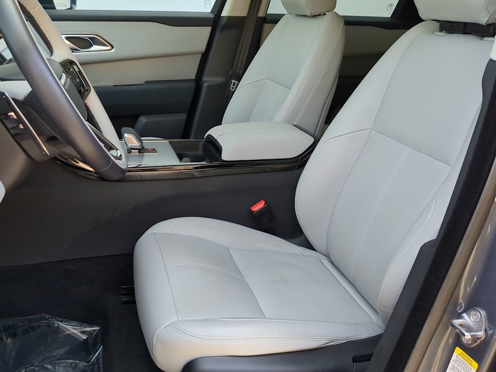 2025 Land Rover Range Rover Velar S 11
