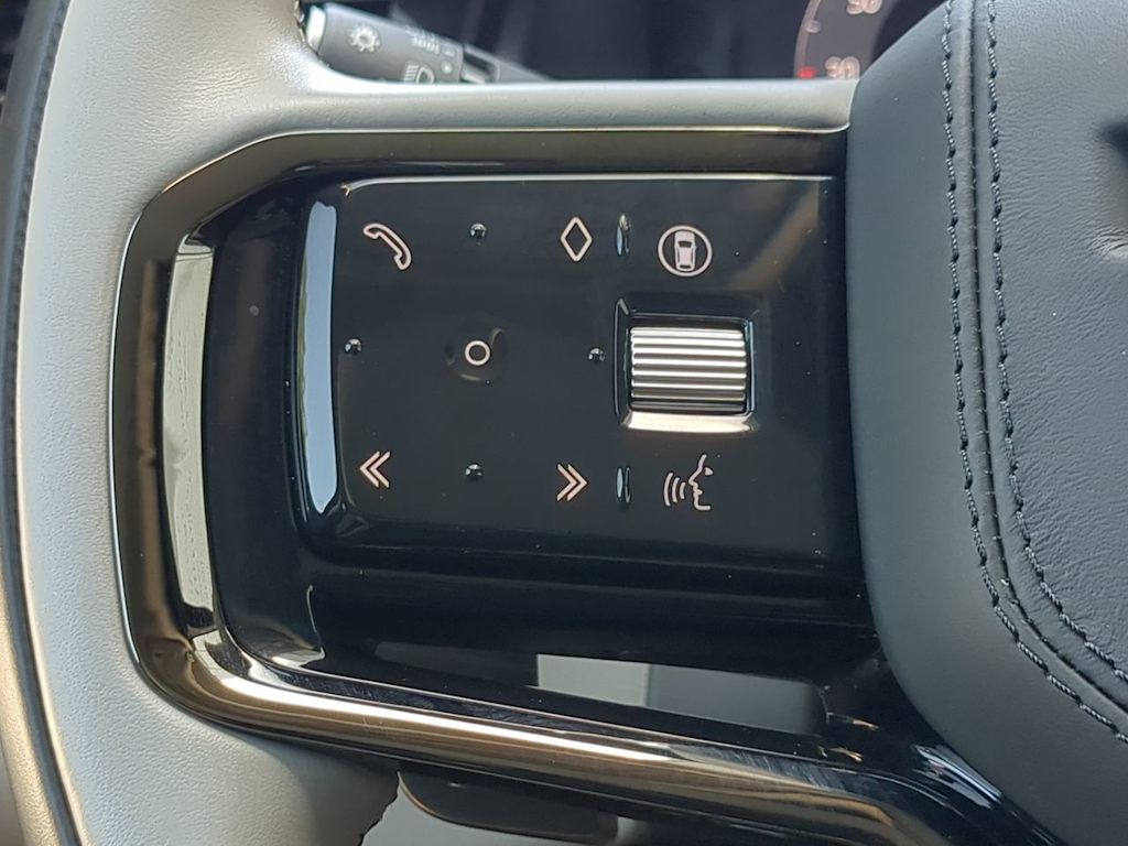 2025 Land Rover Range Rover Velar S 30