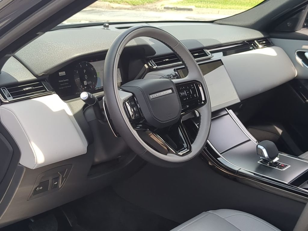 Thumbnail: 2026 Land Rover Range Rover Velar - 2