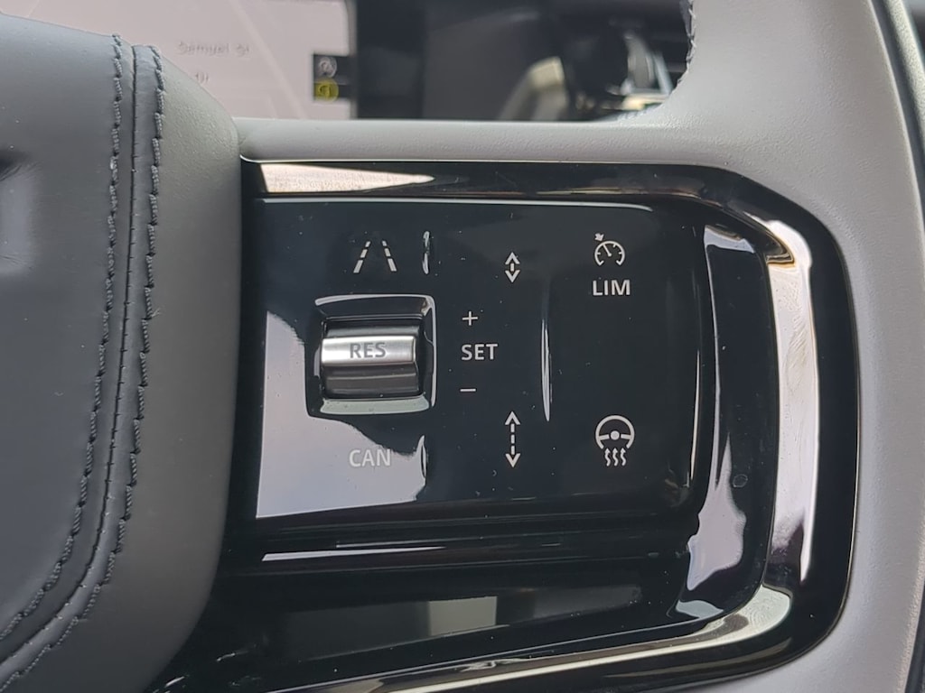 Thumbnail: 2026 Land Rover Range Rover Velar - 31