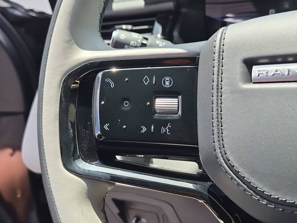 Thumbnail: 2026 Land Rover Range Rover Velar - 28