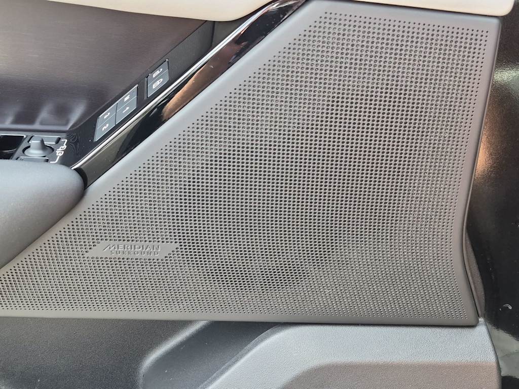 Thumbnail: 2026 Land Rover Range Rover Velar - 34
