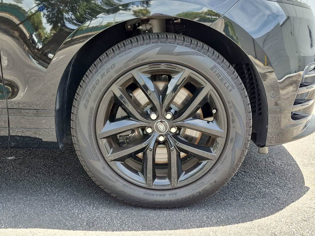 Thumbnail: 2026 Land Rover Range Rover Velar - 7