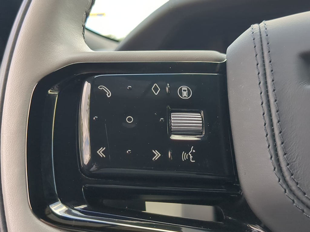 Thumbnail: 2026 Land Rover Range Rover Velar - 15