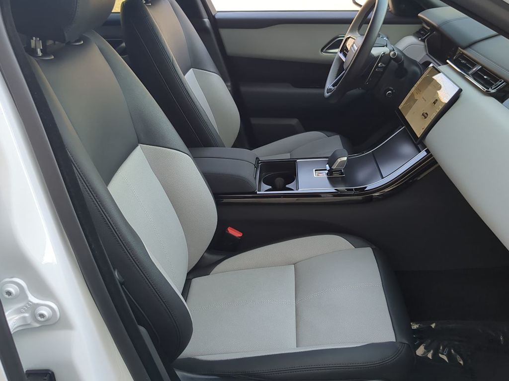 Thumbnail: 2026 Land Rover Range Rover Velar - 9