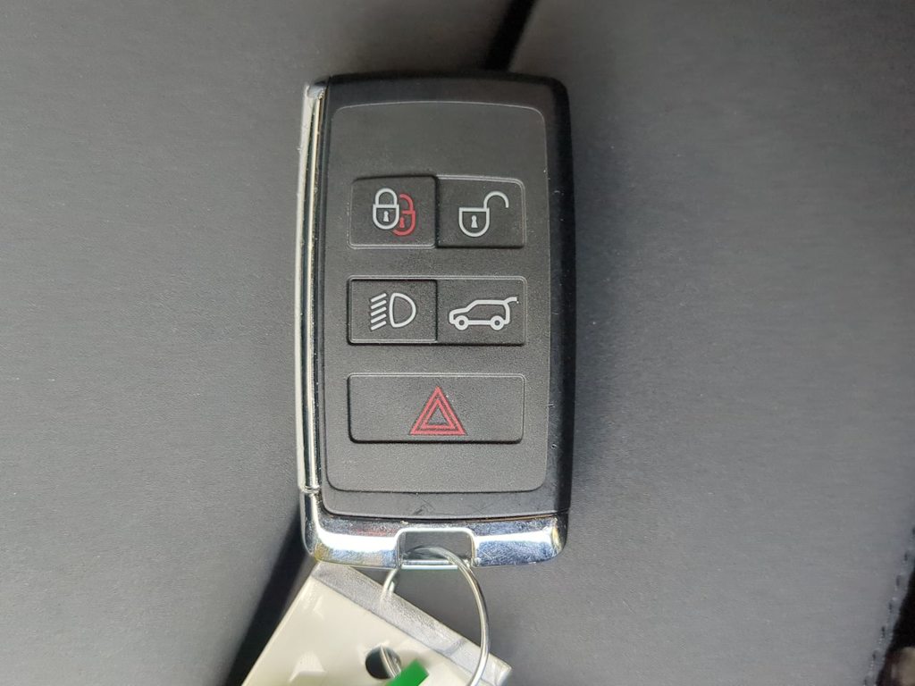 Thumbnail: 2026 Land Rover Range Rover Velar - 38