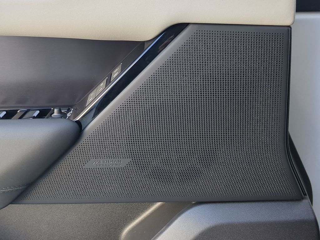 Thumbnail: 2026 Land Rover Range Rover Velar - 35