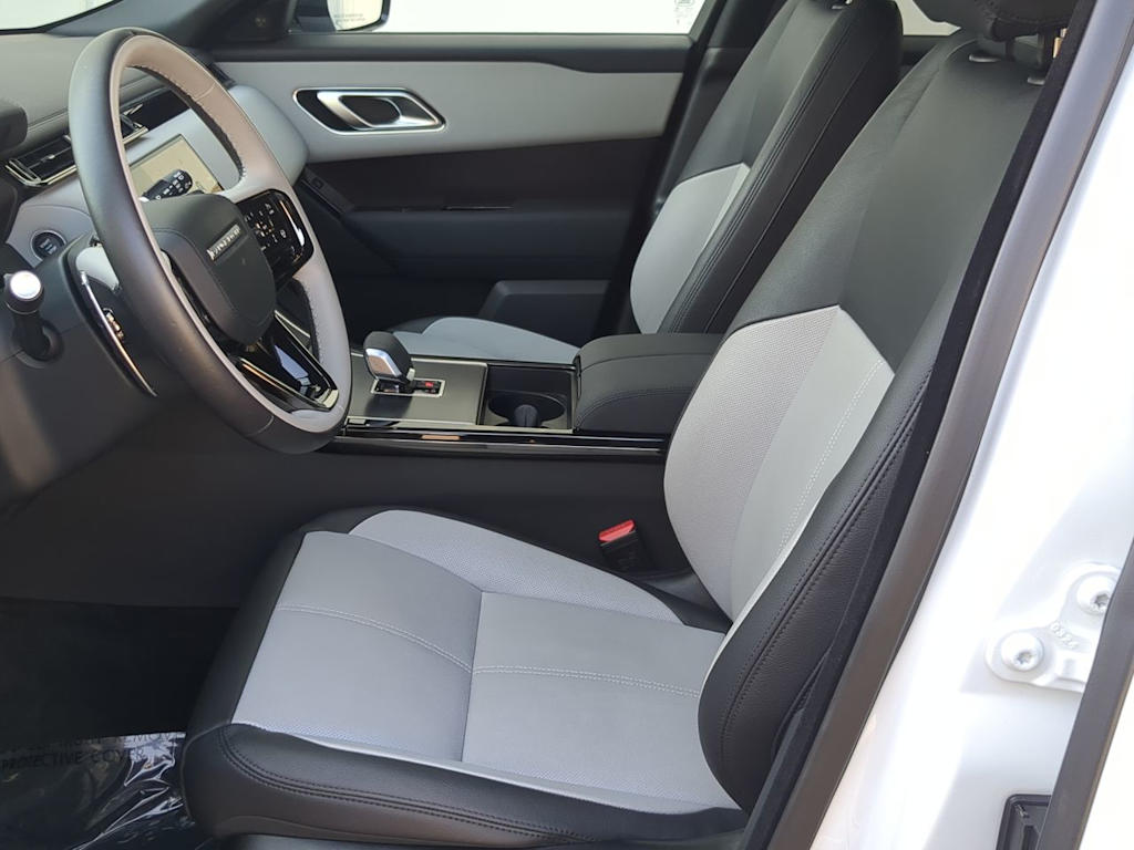 Thumbnail: 2026 Land Rover Range Rover Velar - 8