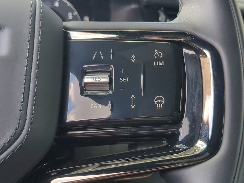 Thumbnail: 2026 Land Rover Range Rover Velar - 31